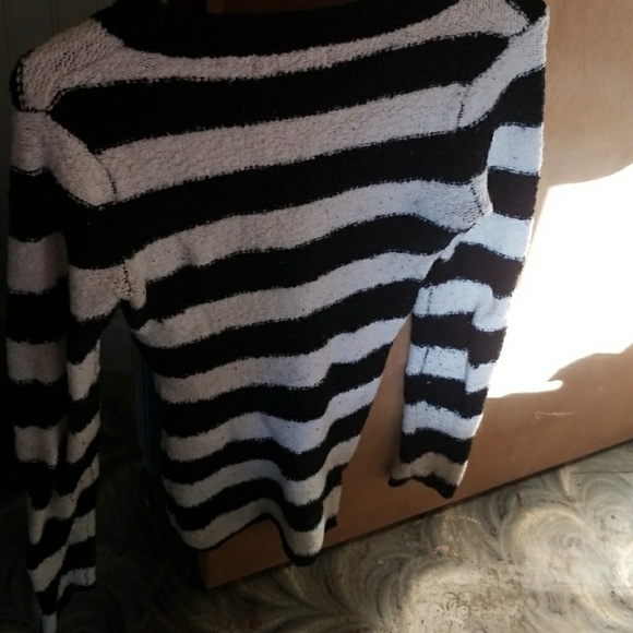 Tomfoolery black/white v-neck sweater - Picture 2 of 3
